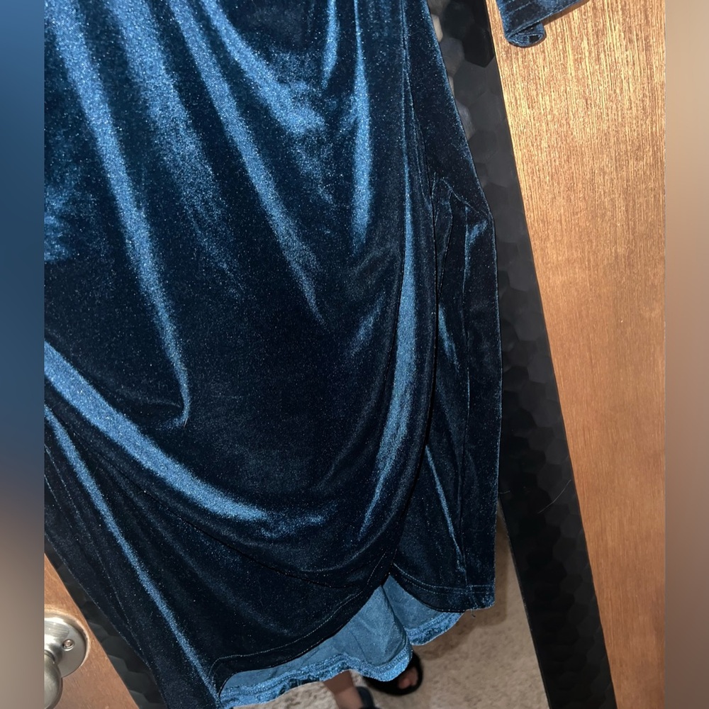 NWT Blue Velvet V-neck, Zip Back Mini Dress - Picture 3 of 6